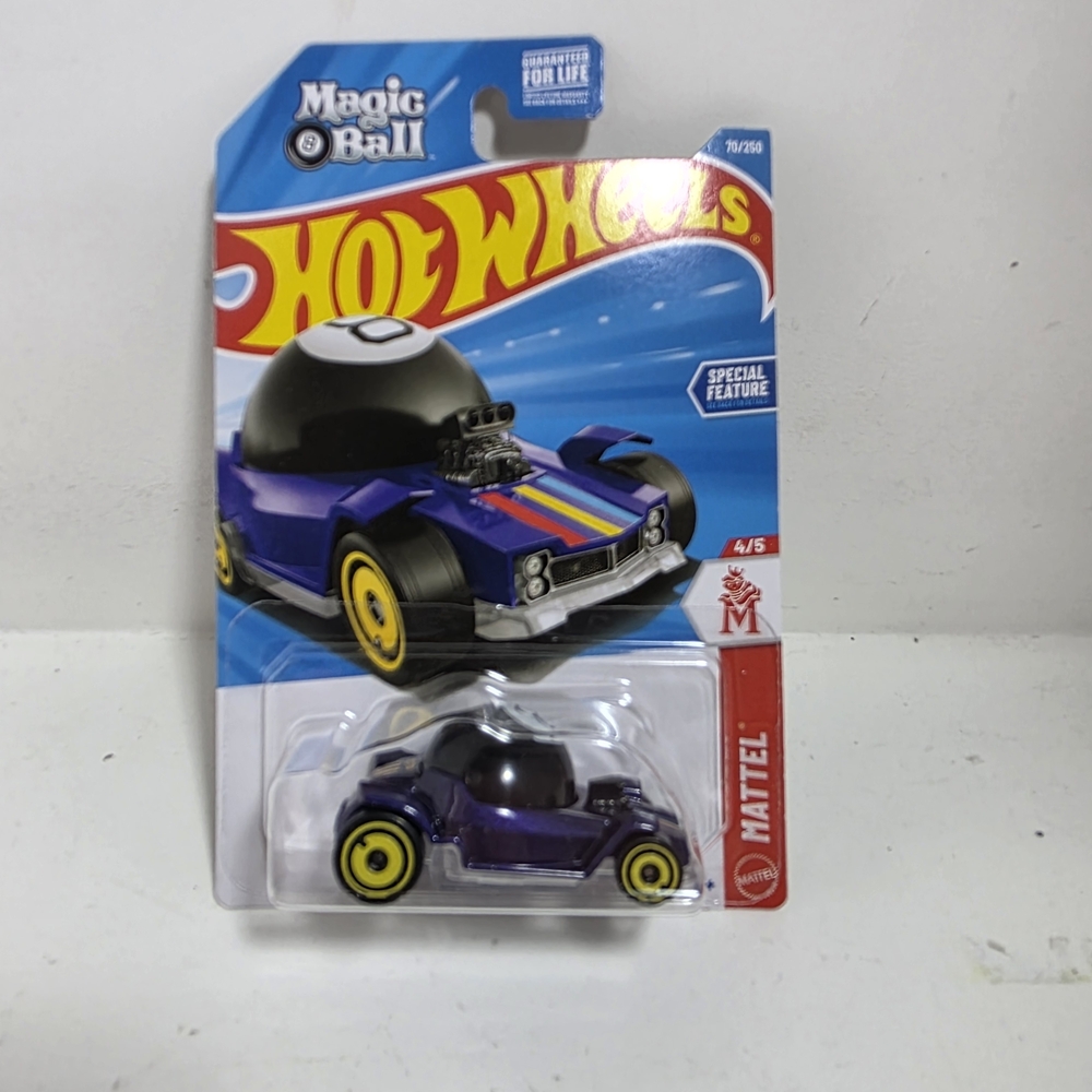 Hot Wheels Magic 8 Ball Car - Purple and Yellow